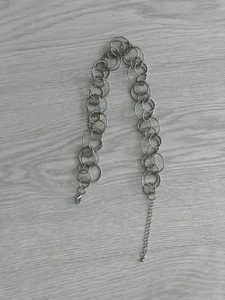 Collar de eslabones plateados