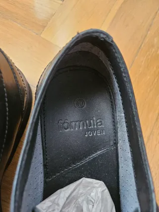 Zapatos hombre Fórmula Joven Talla 40, color negro