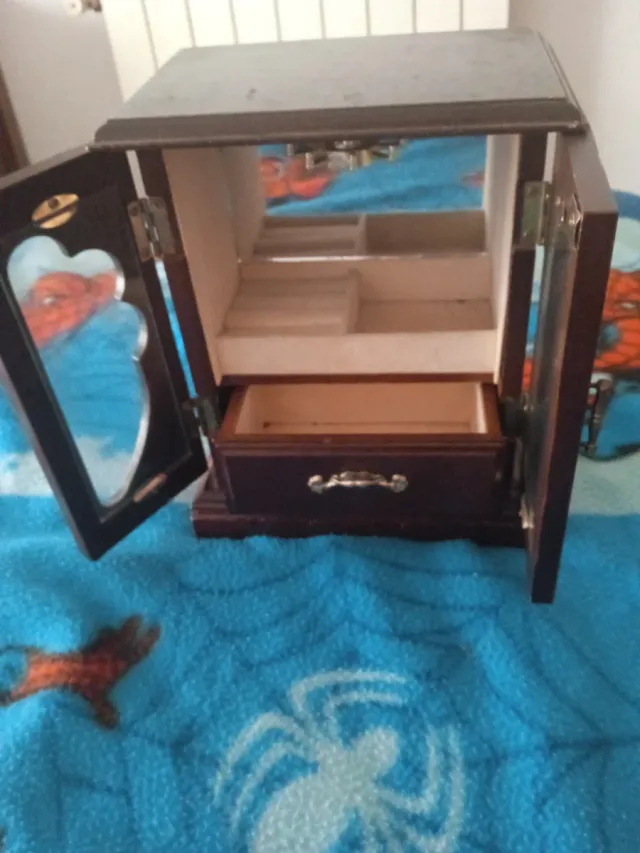 Joyero madera y cristal