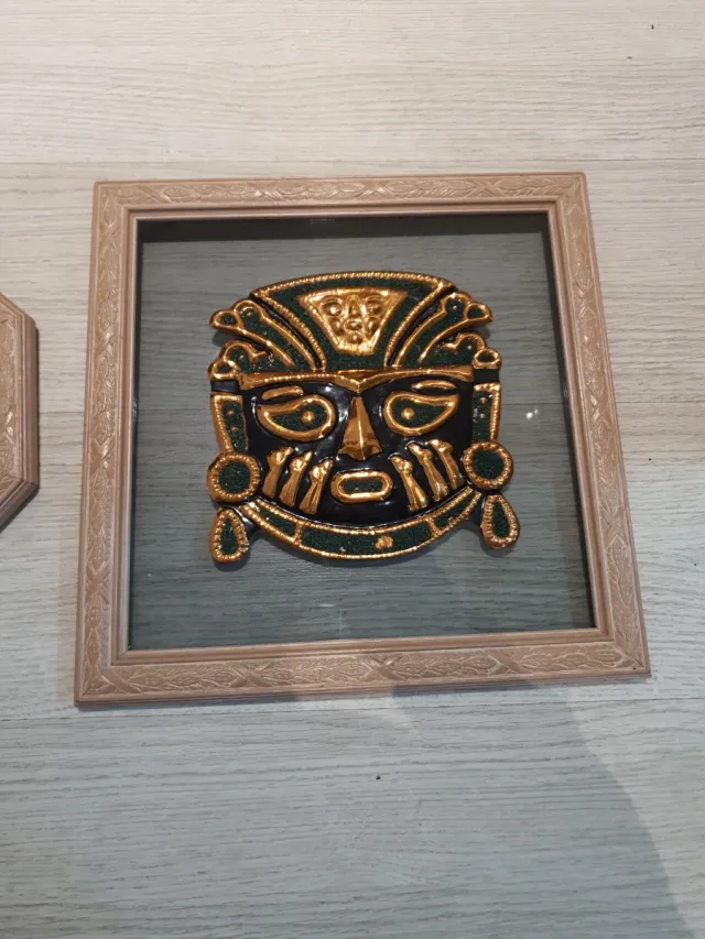 Calendario Maya y Máscara Inca Marco