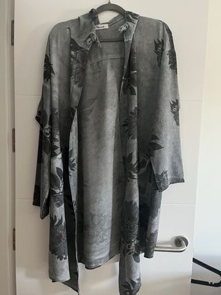 Kimono/Chaqueta Gris Floral Talla Única