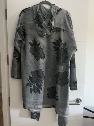 Kimono/Chaqueta Gris Floral Talla Única