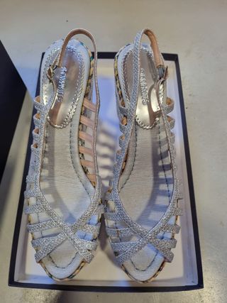 Sandalias cuña SOM-MITS plateadas