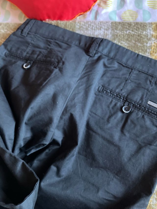 Pantalón slim fit Sisley negro