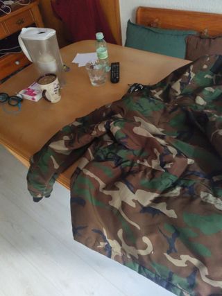 Abrigo Bershka Talla S Camuflaje