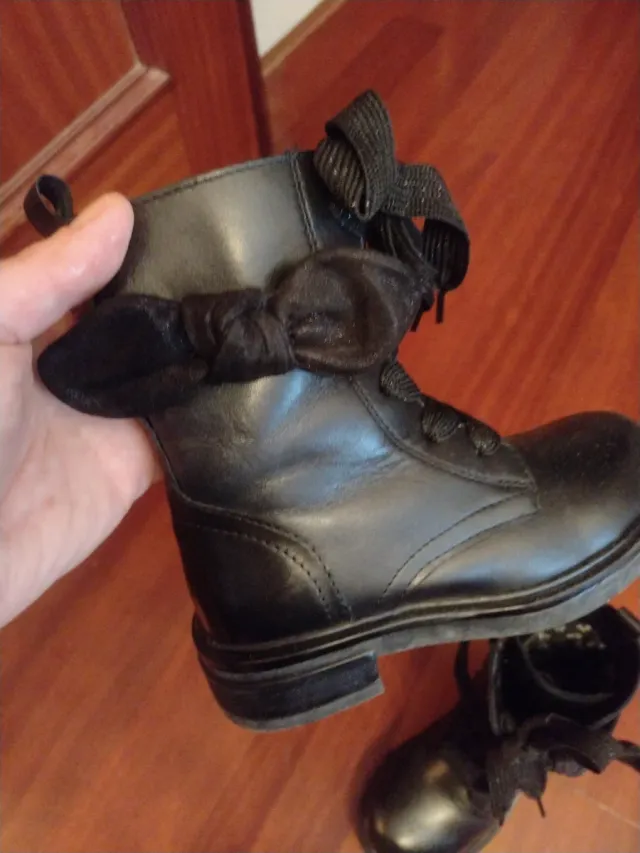 Stivaletti neri con fiocco per bambina numero 27