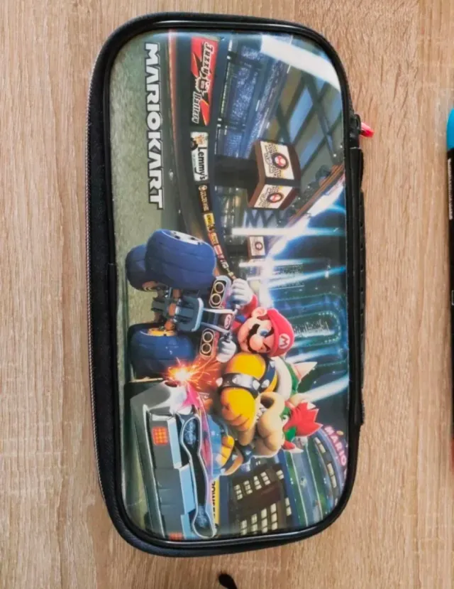 Nintendo Switch + 4 juegos regalo funda
