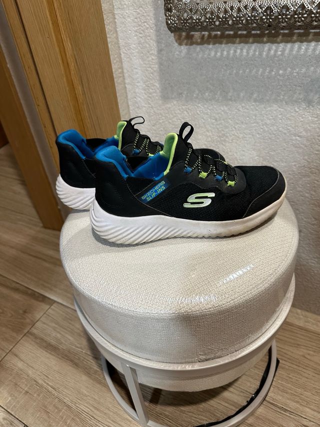 Zapatillas Skechers Mujer Negras y Azules