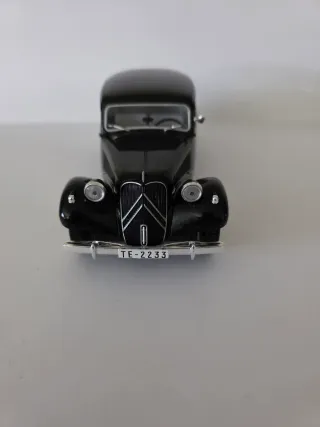 Citroën Traction 11B 1952 escala 1:24