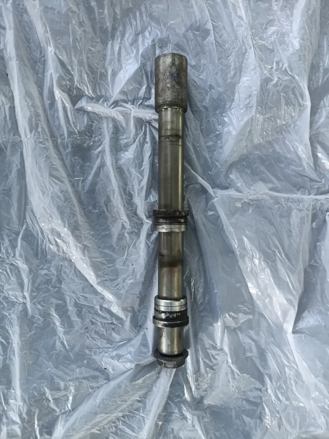 Eje Rueda Delantera T-Max 530/560