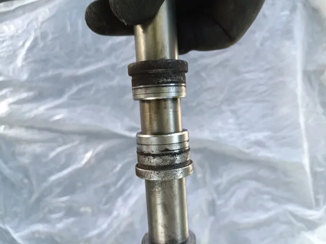 Eje Rueda Delantera T-Max 530/560