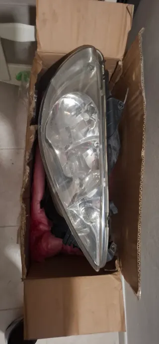 Faros Delanteros Peugeot 206 GTI, año 2000