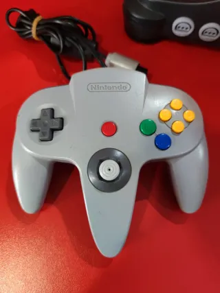 Nintendo 64 + 2 mandos grises