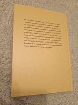 Libro "La dama del Nilo" de Pauline Gedge