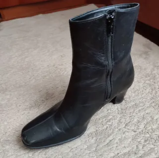 Botines Clarks Negros Talla 38 goretex. No calan .