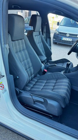 Volkswagen Golf 2010 GTD