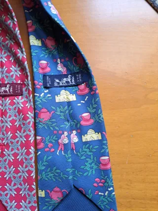 Corbatas Hermès de seda,por separado