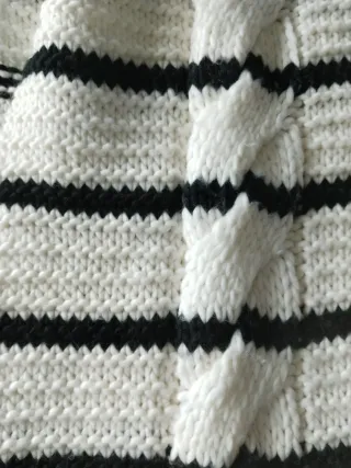 Bufanda tejida a rayas