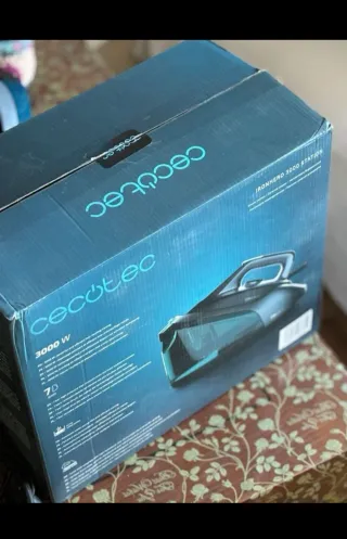 Centro de planchado azul y gris