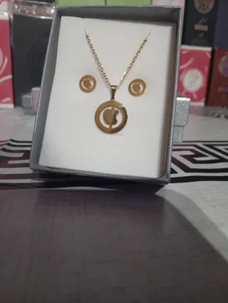 Conjunto de Joyas de Acero Dorado