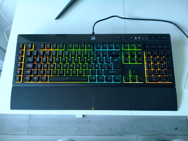 Teclado Gaming Corsair K55 RGB Pro