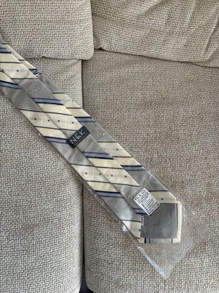 Corbata NEK hombre nueva