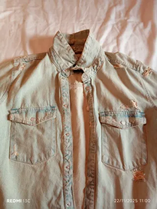 Chaqueta vaquera desgastada