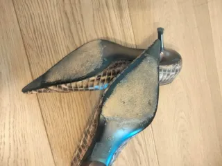 Zapatos de salón plateados