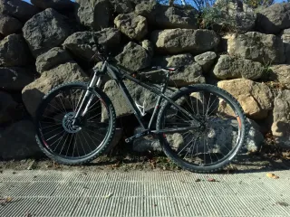 Bicicleta BTT CUBE