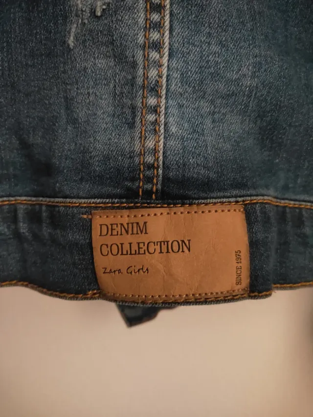 Chaqueta vaquera azul de niña