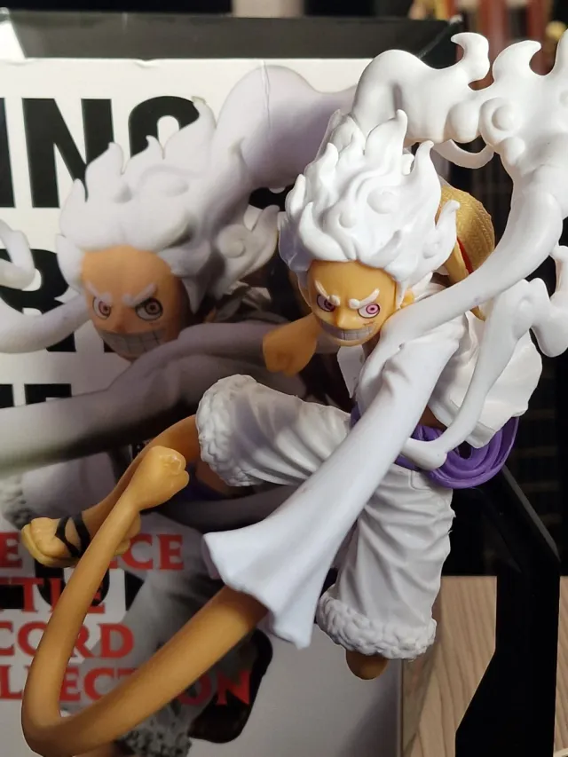 Figura Luffy Gear 5 One Piece