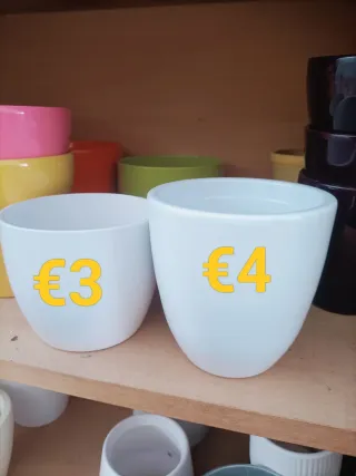 Vaso Ceramica Bianca 3-4€ Cadauno