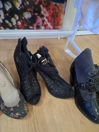 Lote 5 pares zapatos talla 39, las botas son nueva