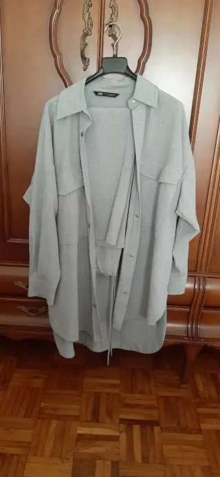 Conjunto Zara Camisa y Pantalón Gris