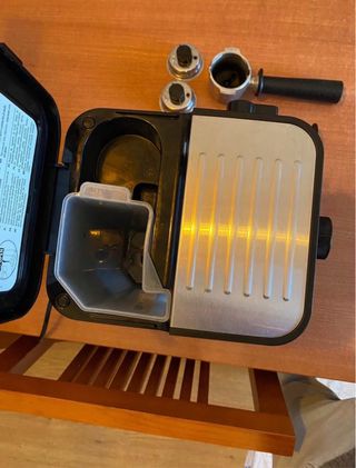 Máquina Café DeLonghi Stilosa Preta