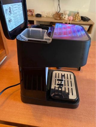 Máquina Café DeLonghi Stilosa Preta