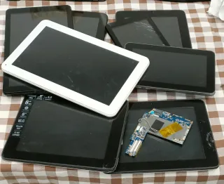 Lotto di 8 Tablet non funzionanti