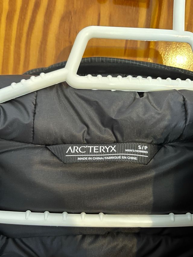 Chaqueta Arc'teryx Alpha Lightweight Negra