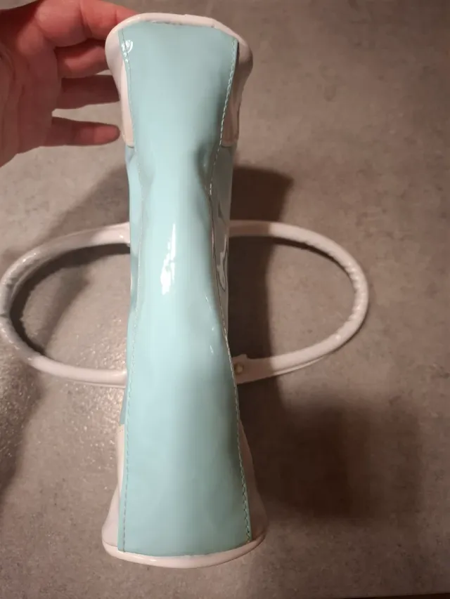 Borsa Gola in vernice bianca e azzurra nuova