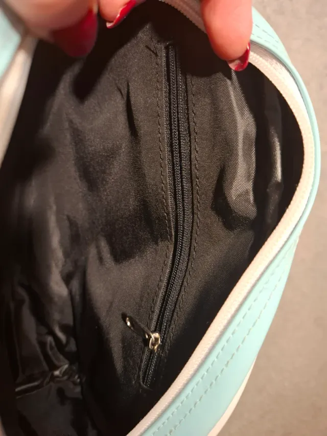 Borsa Gola in vernice bianca e azzurra nuova