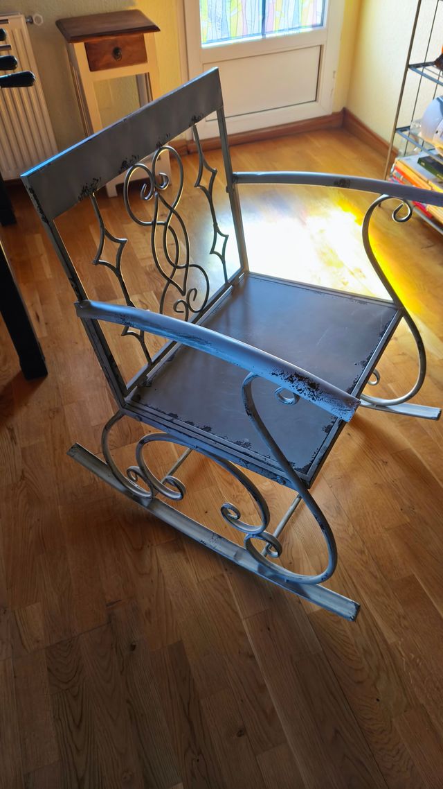 Poltrona dondolo vintage in metallo