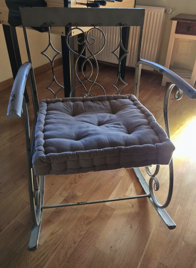 Poltrona dondolo vintage in metallo