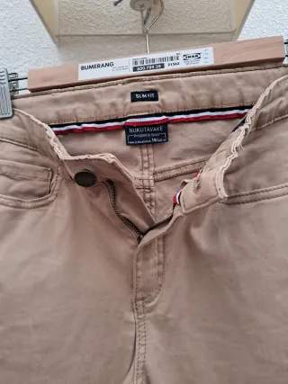 Pantalón chico beige. Talla 14