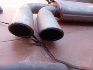 Tubo de escape coche