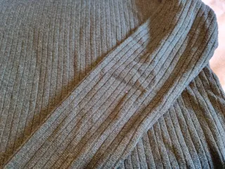 2 Jerséis Premamá Kiabi Negro y Verde