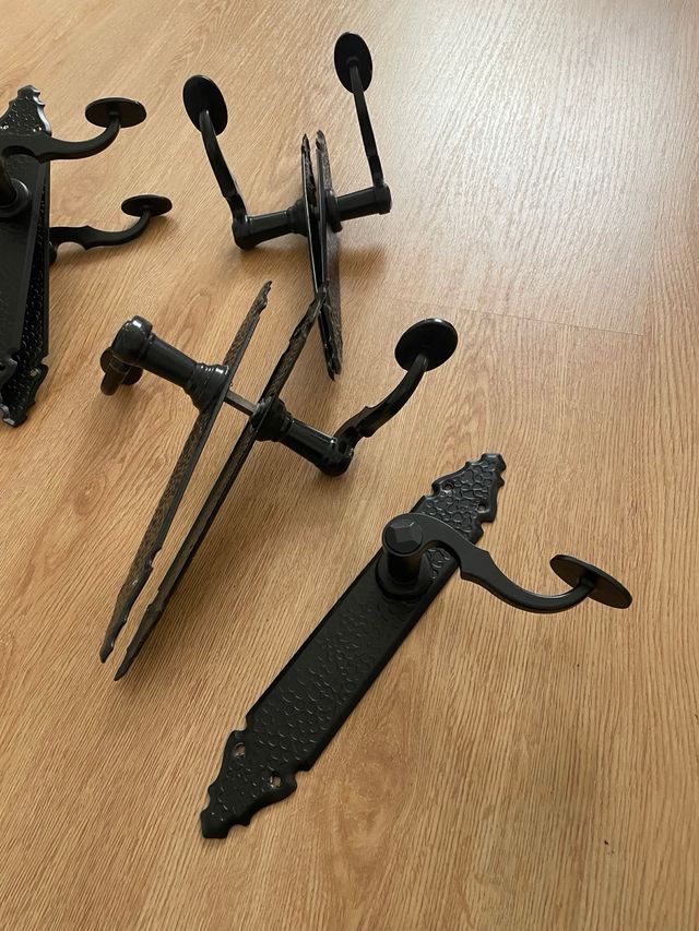Manillas rústicas negras para puertas