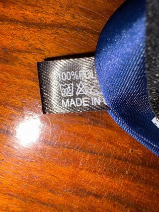 Pañuelo con estampado de caballos.