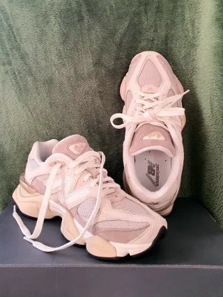 Deportivas de mujer. New Balance Beige/Blanco