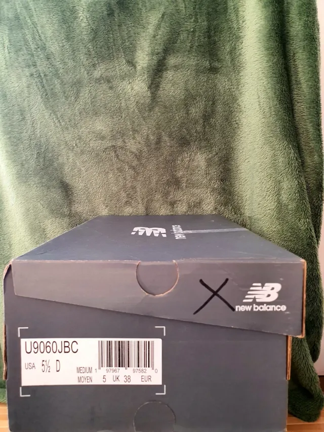 Deportivas de mujer. New Balance Beige/Blanco