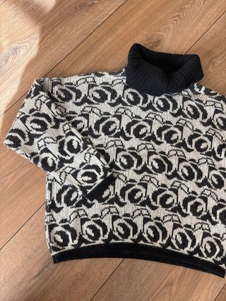 Jersey Benetton con estampado blanco y negro